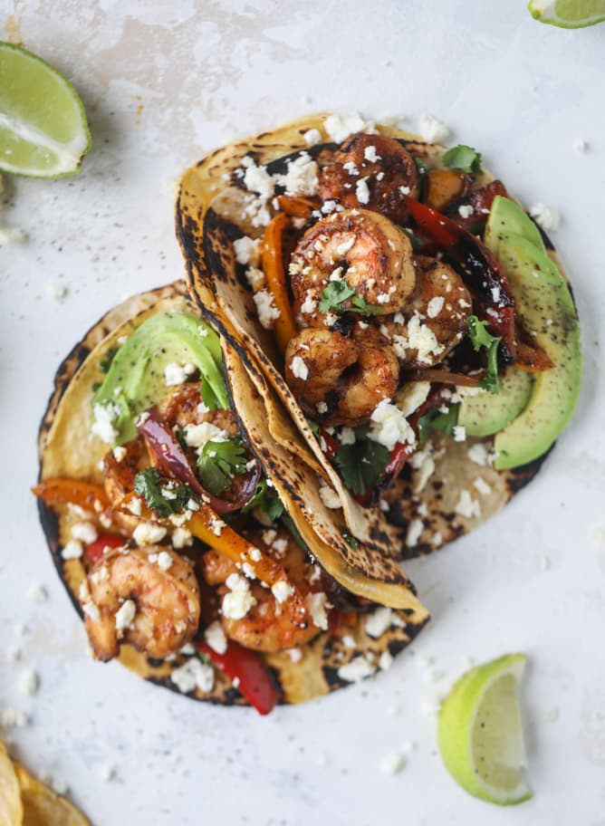 adobo shrimp fajitas I howsweeteats.com #shrimp #fajitas #tacos