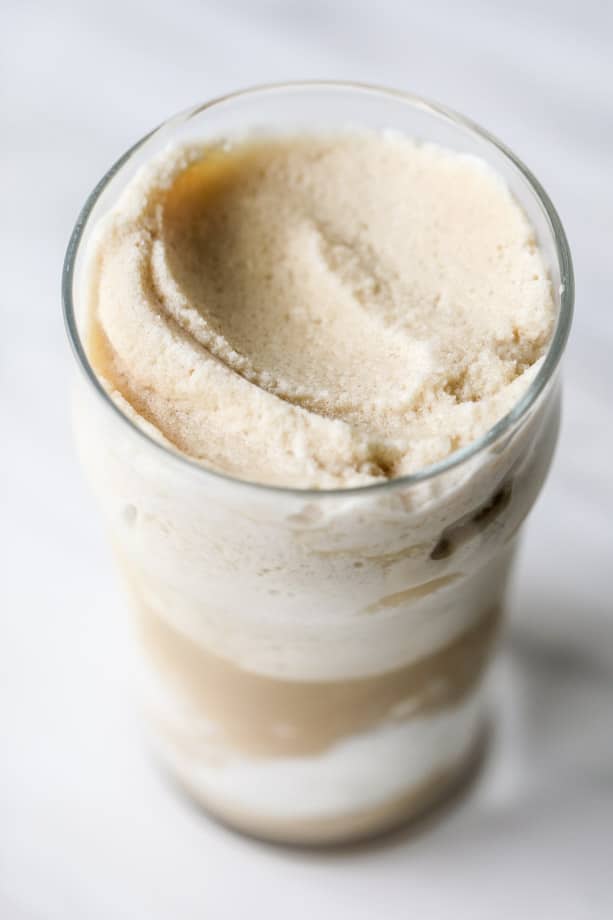 frozen irish cream cappuccinos I howsweeteats.com #coffee #frappuccino #cappuccino #frozen #irishcream #baileys