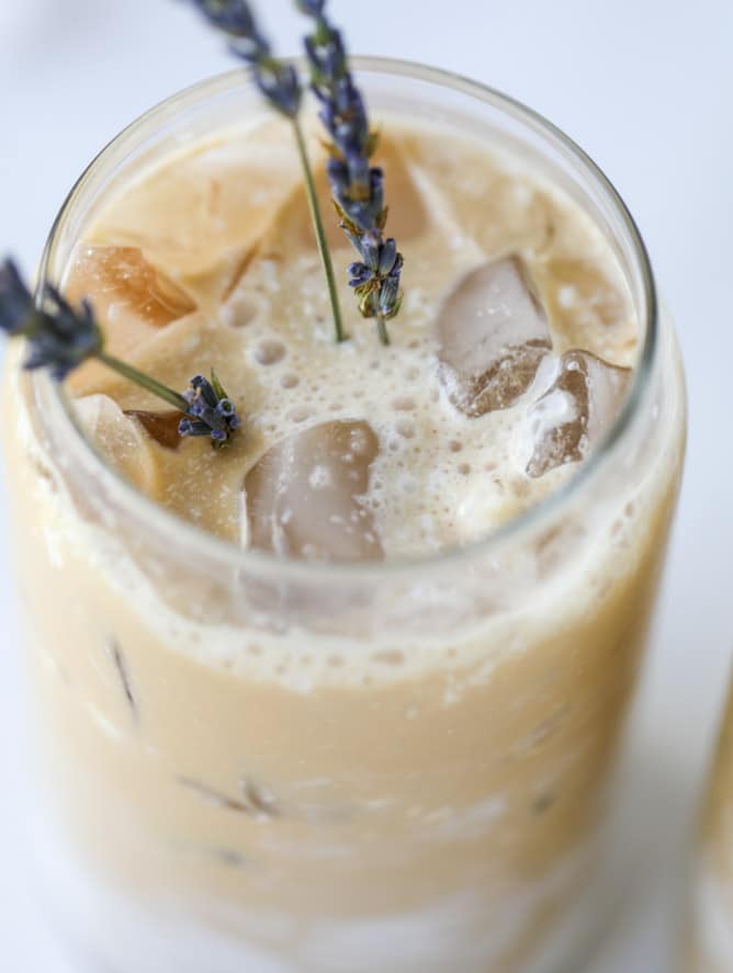 lavender vanilla iced lattes I howsweeteats.com #lavender #vanilla #icedcoffee #latte #coldbrew