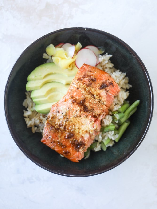 butter salmon rice bowls I howsweeteats.com #salmon #rice #bowls #seafood #healthy