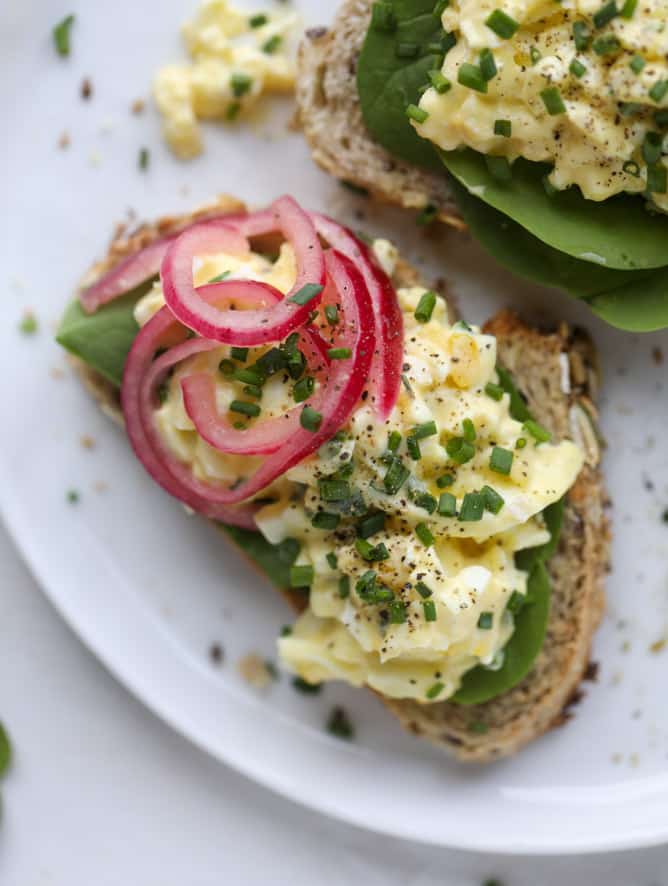 best ever egg salad I howsweeteats.com #eggsalad #recipes #eggs #greekyogurt