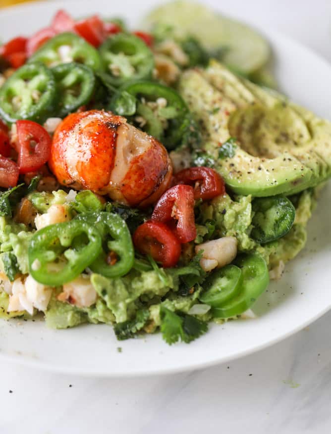 lobster guacamole I howsweeteats.com #lobster #guacamole #avocado #seafood #dip