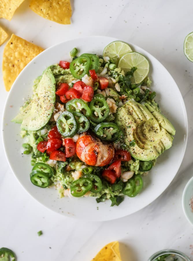 lobster guacamole I howsweeteats.com #lobster #guacamole #avocado #seafood #dip