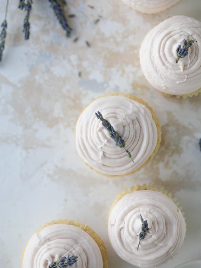 lavender cupcakes with cream cheese frosting I howsweeteats.com #lavender #cupcakes #creamcheese #frosting #cake