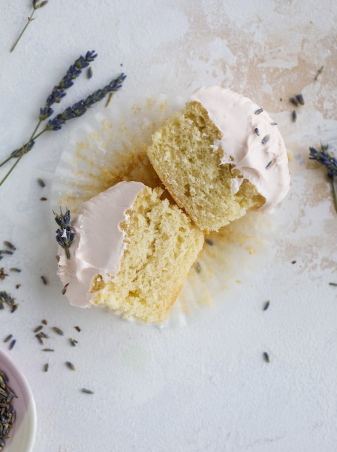 lavender cupcakes with cream cheese frosting I howsweeteats.com #lavender #cupcakes #creamcheese #frosting #cake