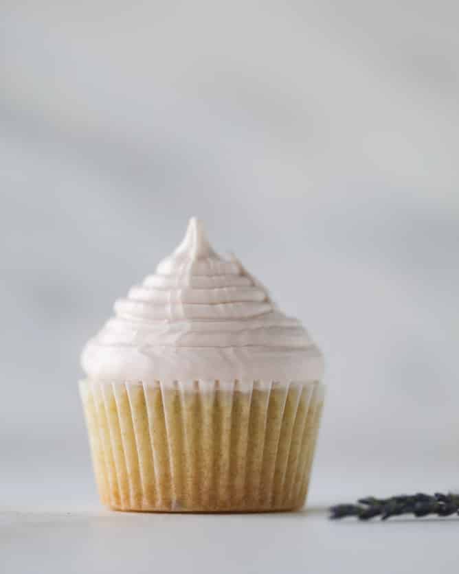 lavender cupcakes with cream cheese frosting I howsweeteats.com #lavender #cupcakes #creamcheese #frosting #cake