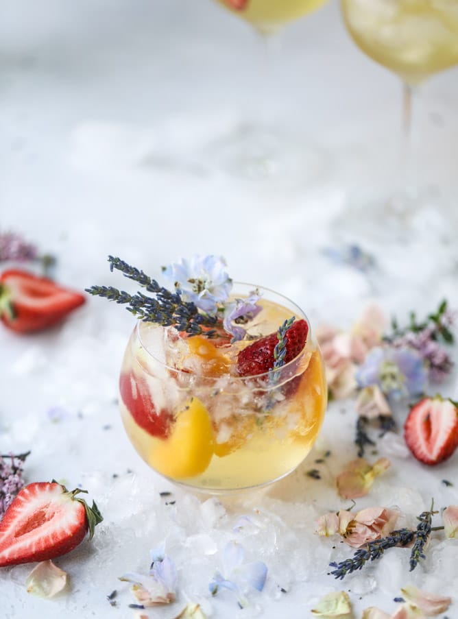 lavender sangria I howsweeteats.com #lavender #whitewine #sangria #cocktails