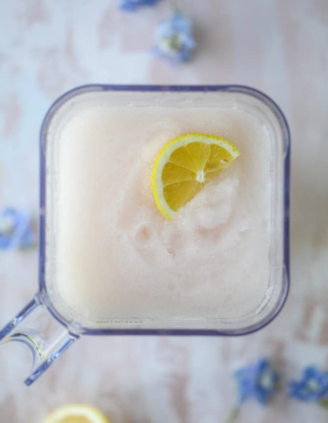 lemonade froze - lemonade frosé I howsweeteats.com #rosé #rose #lemonade #froze #frosé #cocktails 