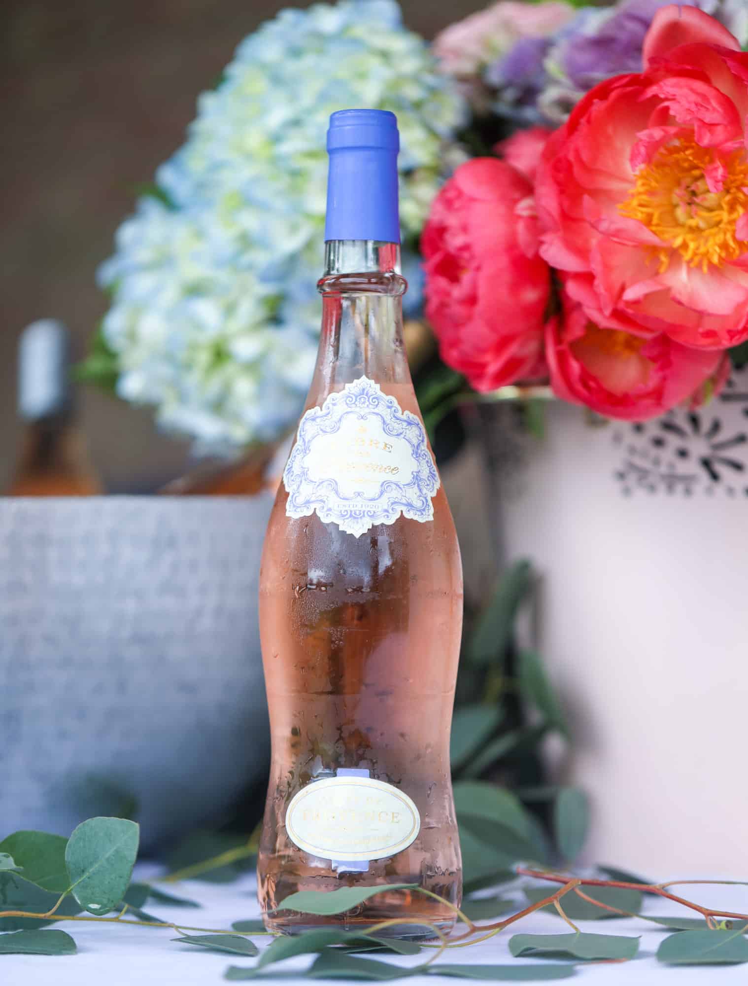 The best rosé to drink - all here in one epic summer guide for you! I'm sharing my personal favorite top ten rosé wines to drink in summer 2018, along with the perfect cheese board and snacks to go with. I howsweeteats.com #rosé #rose #summer #2018 #cheeseboard 