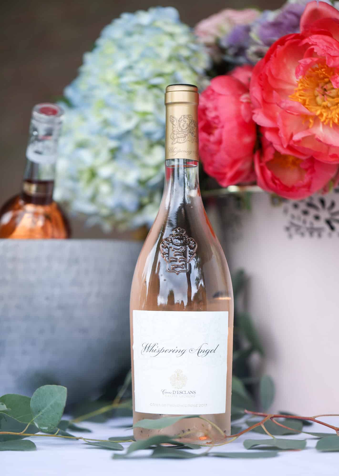 The best rosé to drink - all here in one epic summer guide for you! I'm sharing my personal favorite top ten rosé wines to drink in summer 2018, along with the perfect cheese board and snacks to go with. I howsweeteats.com #rosé #rose #summer #2018 #cheeseboard 