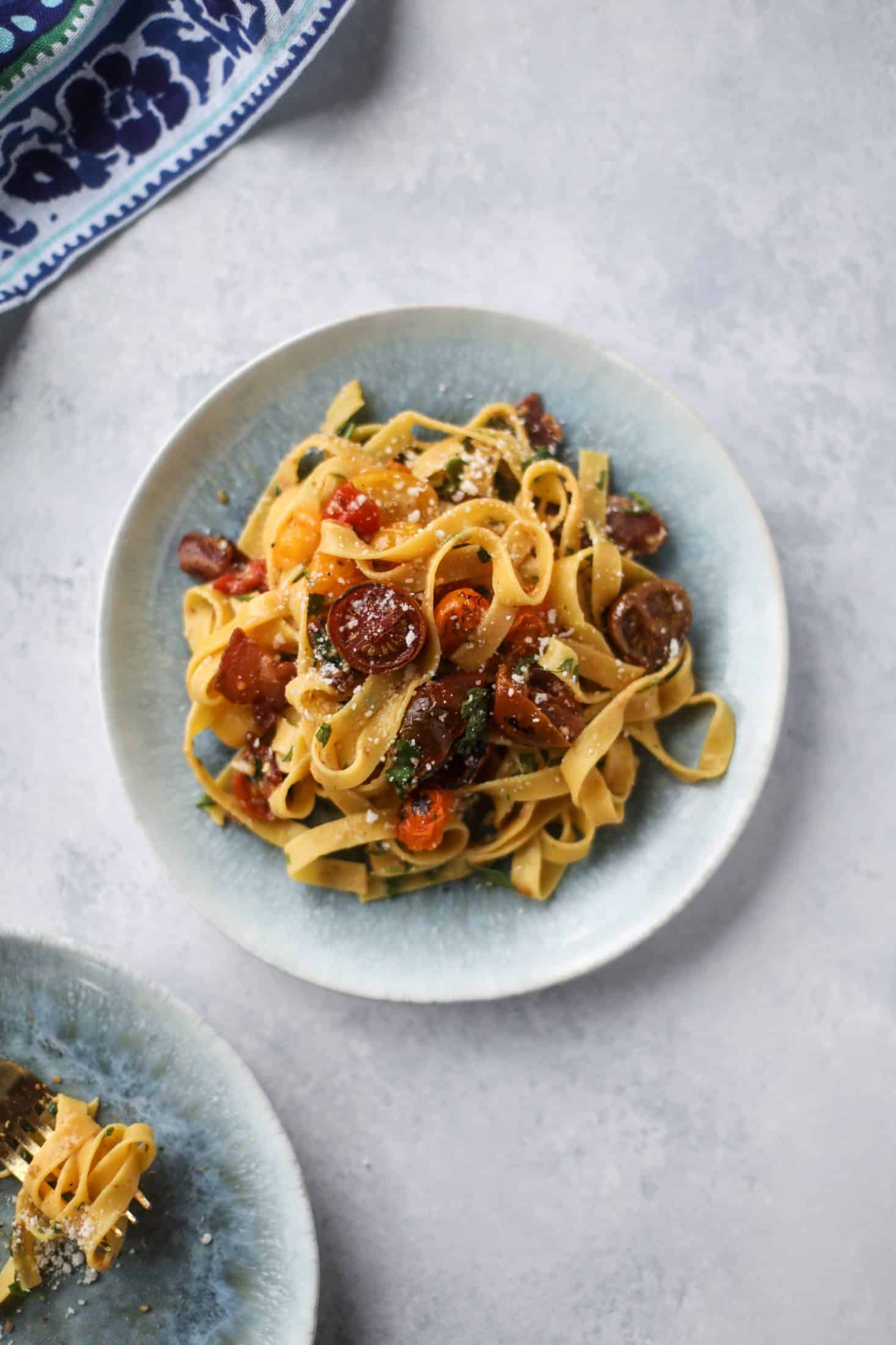 the pretty dish book club I howsweeteats.com