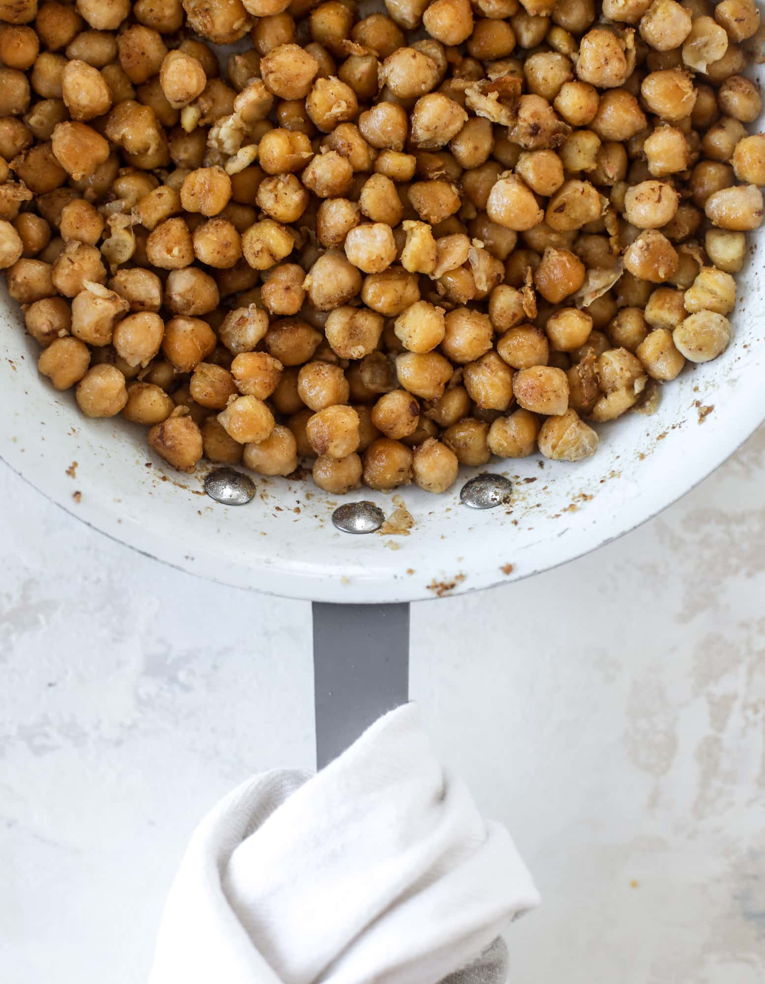 The chickpea bacon ranch salad has a ton of crispy, crunchy texture and flavor. It's satisfying and super easy to prep ahead of time too! I howsweeteats.com #chickpea #salad