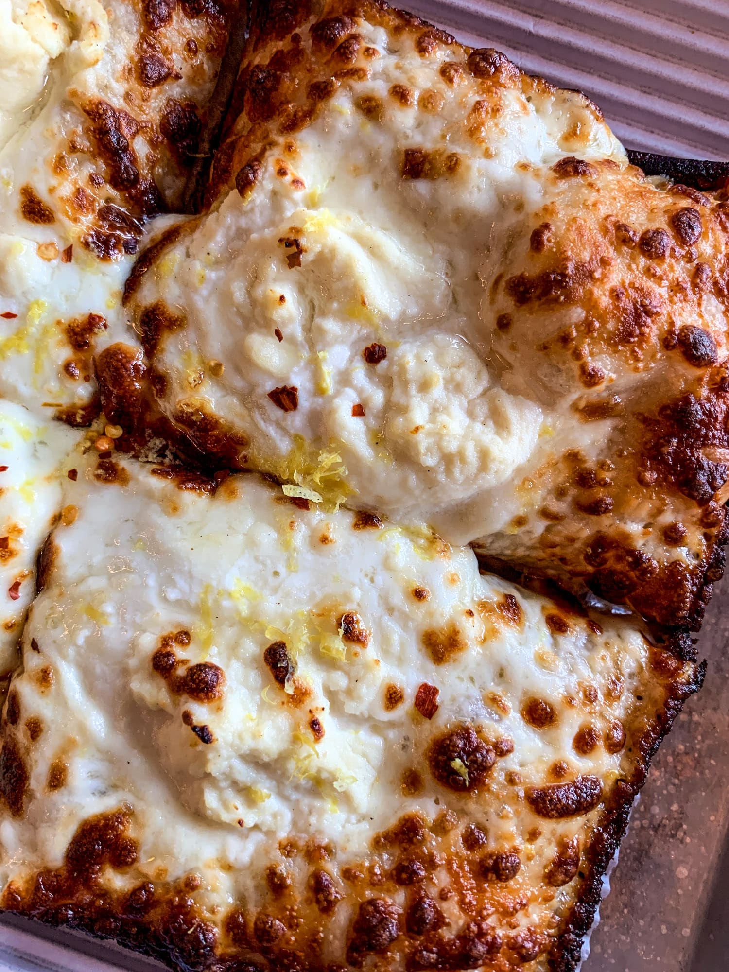 A guide to my favorites places to eat in Pittsburgh along with the best Pittsburgh restaurants. Everything from coffee to dinner! I howsweeteats.com #pittsburgh #restaurants