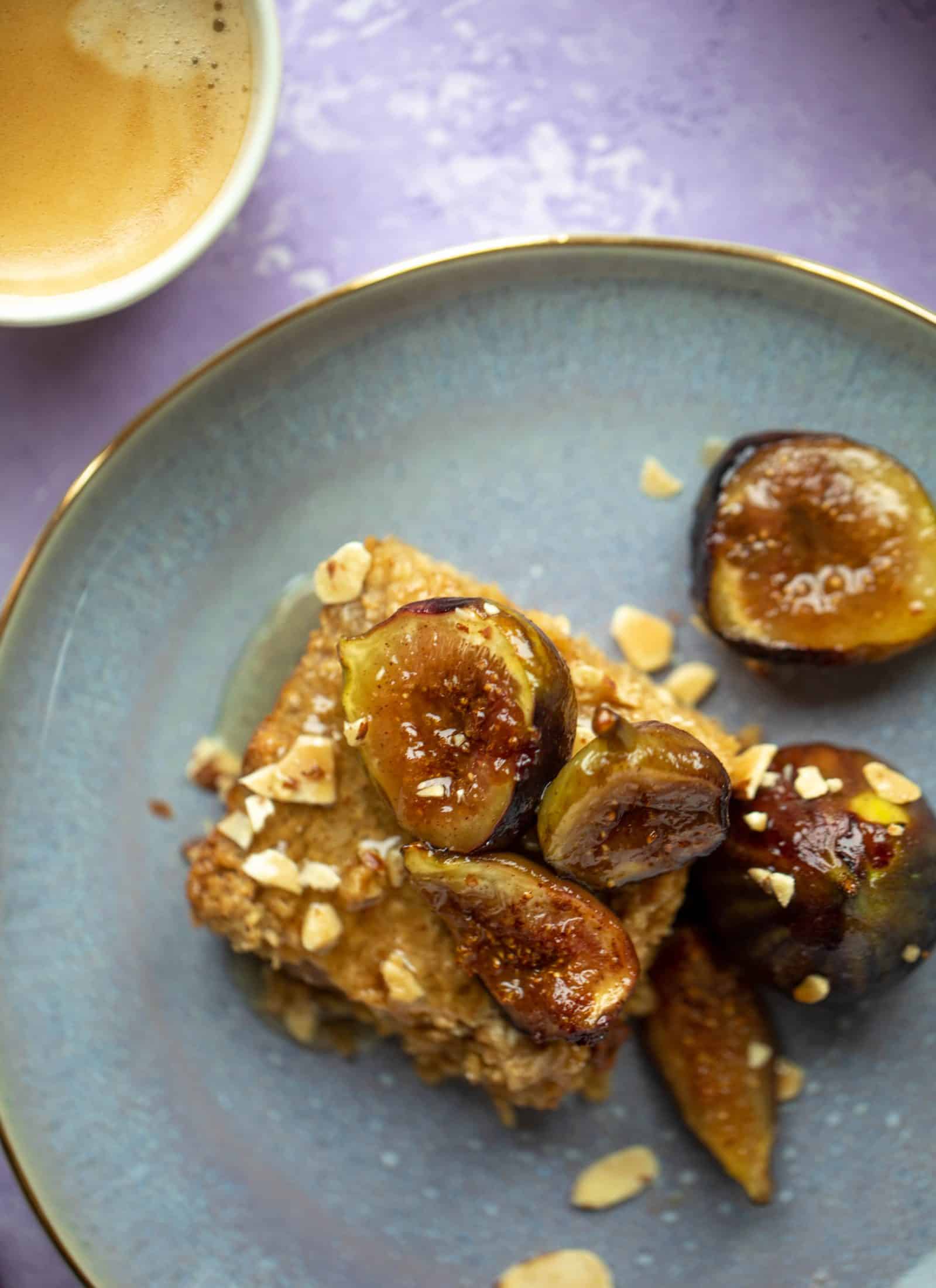 This almond butter baked oatmeal with sticky cinnamon figs is the perfect weekend treat or great for when you have brunch guests!