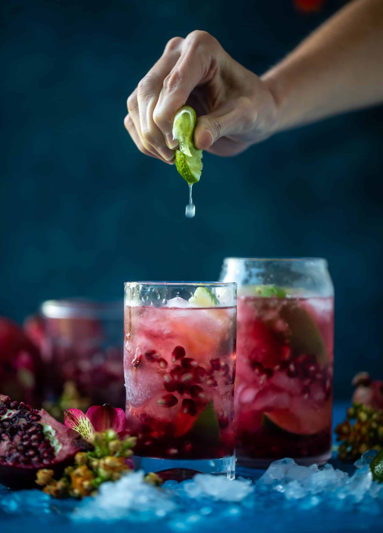 This pomegranate gin and tonic is the best way to transition your cocktail party life from the hot weather into fall! Tastes delish and looks pretty too!