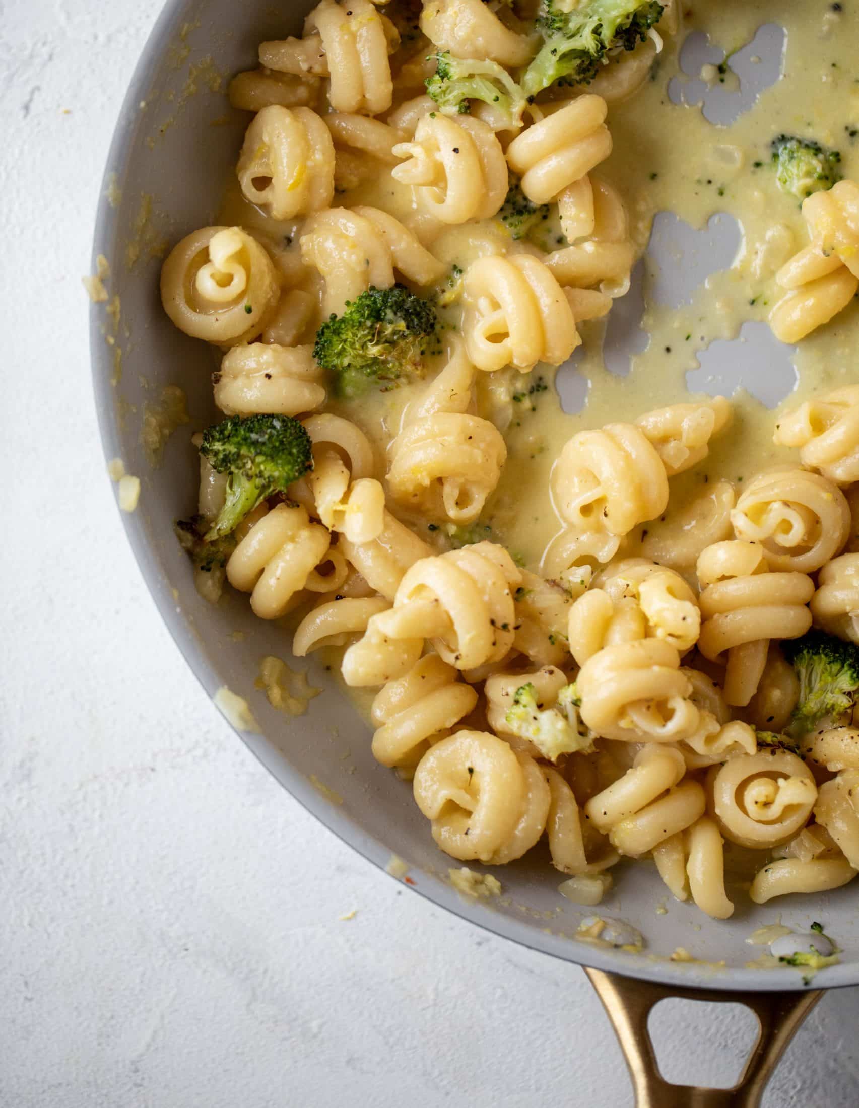 Broccoli lemon carbonara pasta is the freshest take on carbonara! Roasted broccoli, garlic and a parmesan lemon sauce. It's ridiculously good!