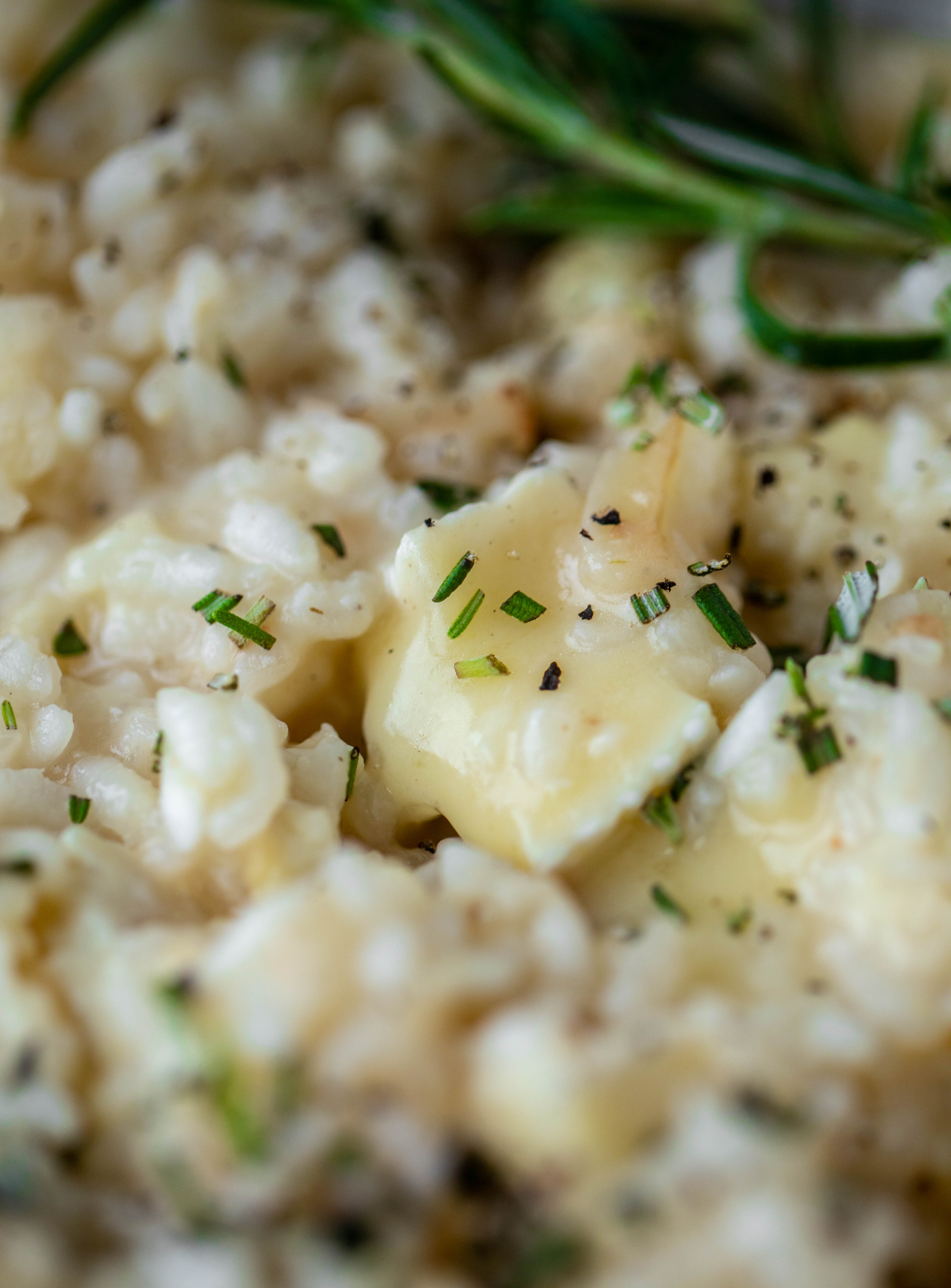 This baked risotto is delicious and so much easier than the stovetop version! Toasted cauliflower, brie cheese and rosemary make this taste incredible.