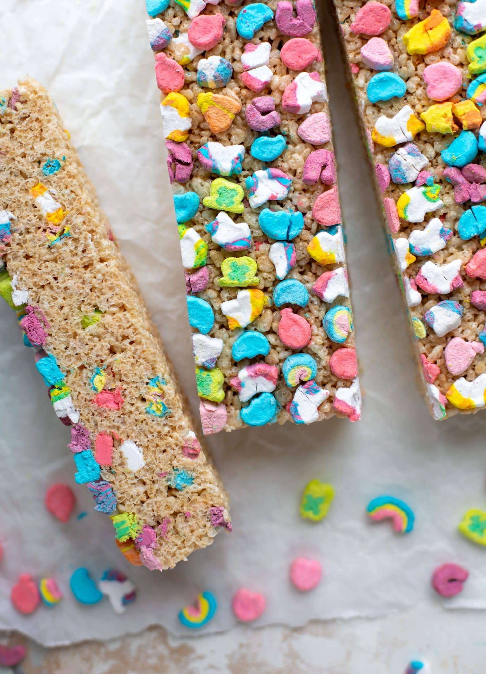 These lucky charms rice krispie treats are a throwback recipe to one of my favorite childhood treats! Here's a little festive twist for Saint Patrick's Day.