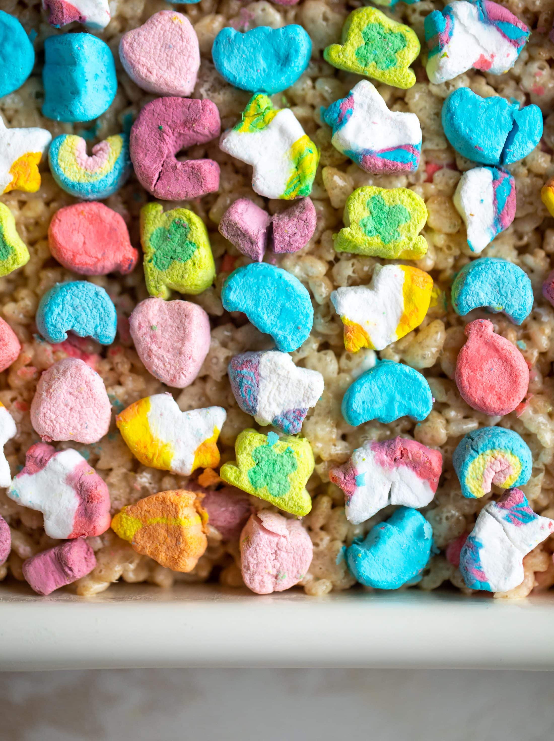 These lucky charms rice krispie treats are a throwback recipe to one of my favorite childhood treats! Here's a little festive twist for Saint Patrick's Day.