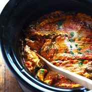 Super Easy Skinny Veggie Crockpot Lasagna - a handful of simple ingredients for a healthy family dinner. | https://easy-solution.today