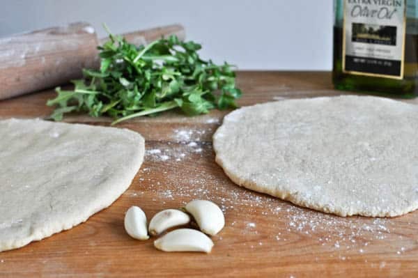 Crispy Shrimp Pizza I howsweeteats.com Crispy Shrimp Pizza I howsweeteats.com