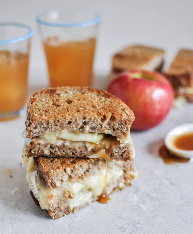 Caramel Apple Grilled Cheese I howsweeteats.com
