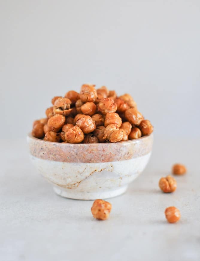 Exactly How To Roast Chickpeas I howsweeteats.com