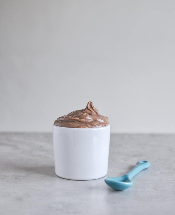 Homemade Milk Chocolate Cashew Butter I howsweeteats.com