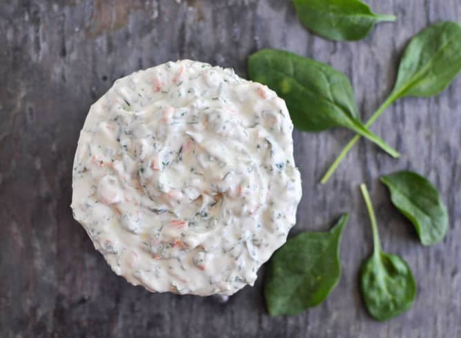 Spinach and Kale Greek Yogurt Dip I howsweeteats.com