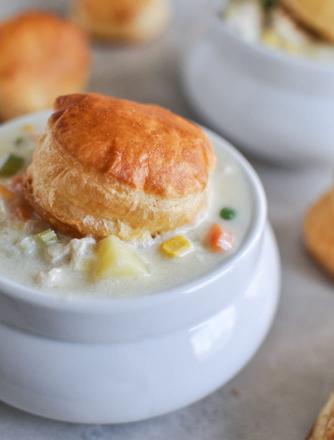 Chicken Pot Pie Soup I howsweeteats.com