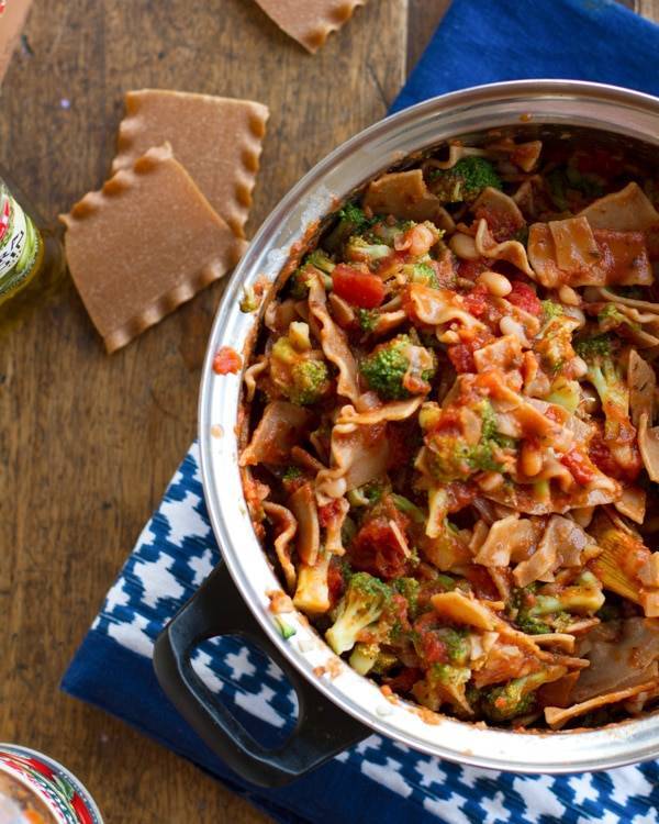 Broccoli and white bean lasagna in a pot.