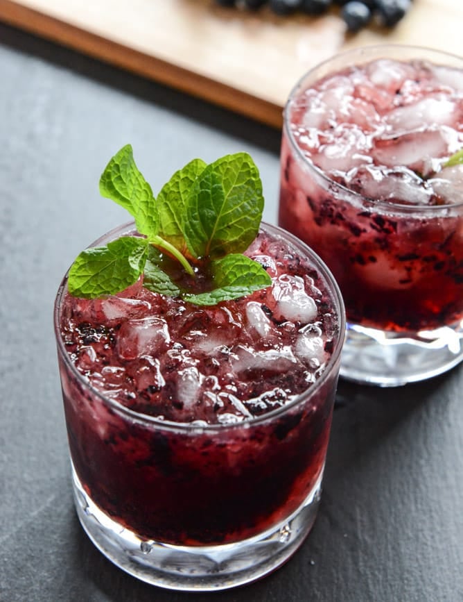 Blueberry Mint Juleps I howsweeteats.com