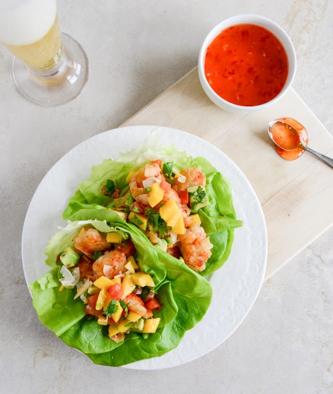 Beer Battered Shrimp Lettuce Wraps with Mango Avocado Salsa I howsweeteats.com