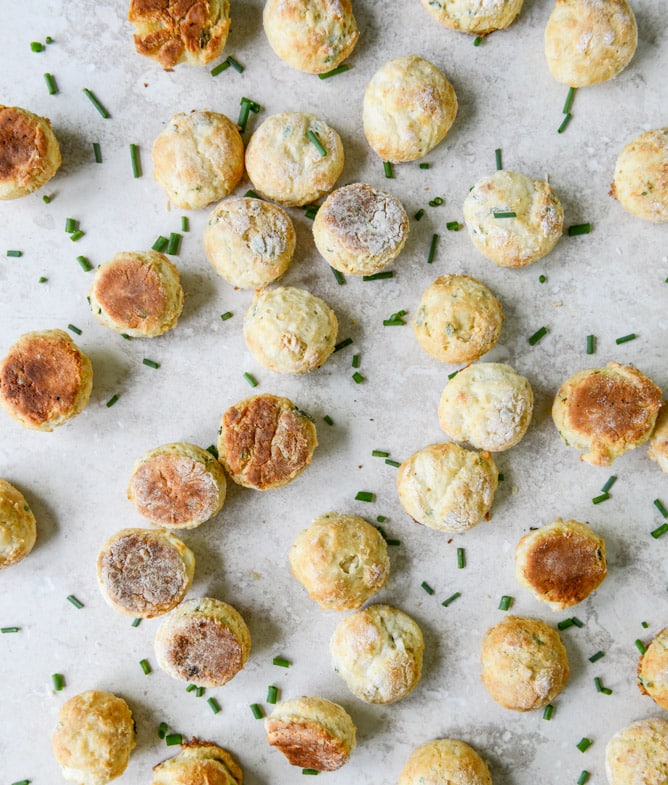 Mini Cream Cheese + Chive Biscuits I howsweeteats.com