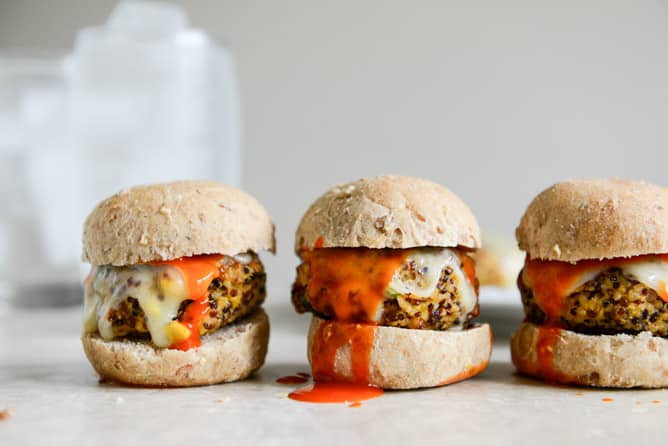 Crispy Buffalo Style Quinoa Sliders with Sweet Corn + Scallions I howsweeteats.com