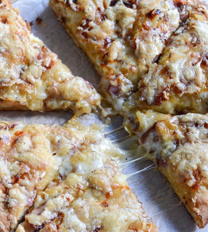 Caramelized Onion, Gruyere + Pepper Bacon Whole Wheat Pizza I howsweeteats.com
