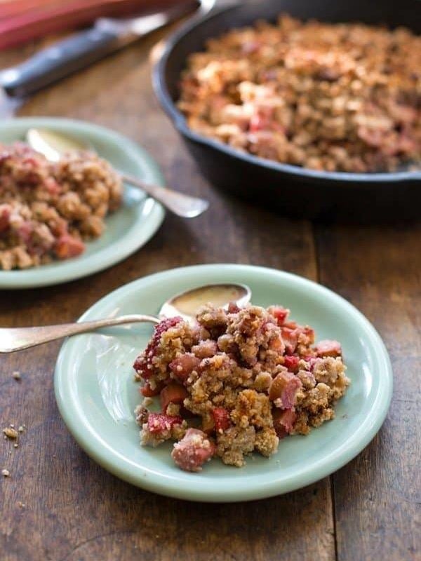 Paleo Strawberry Rhubarb Crisp