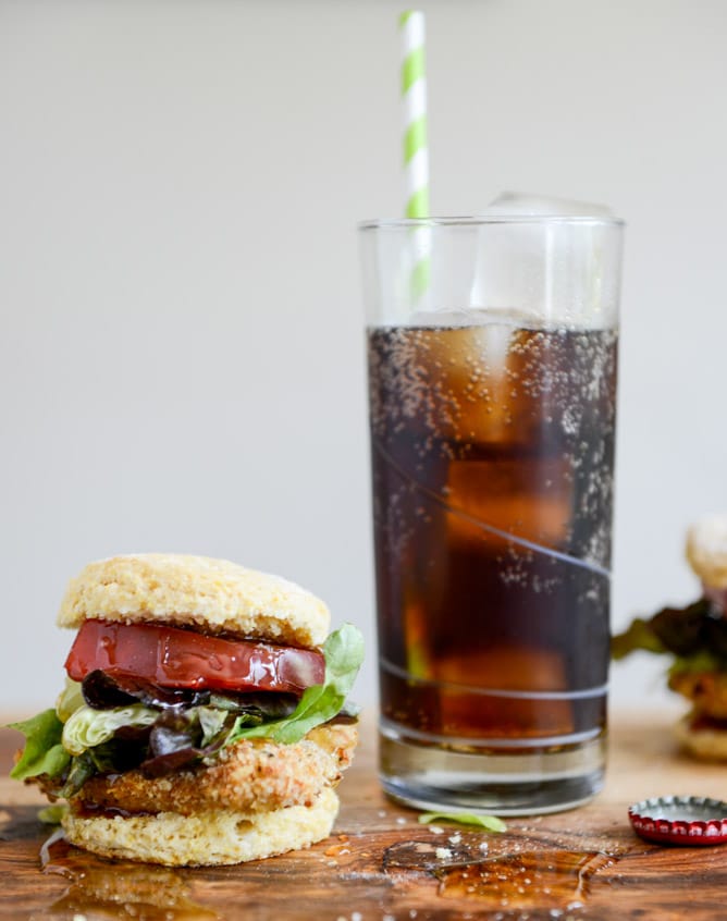 Crispy Buttermilk Baked Chicken + Corn Bread Biscuit Sliders I howsweeteats.com