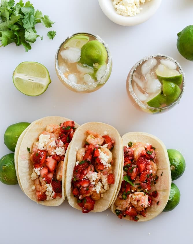 Chipotle Lime Shrimp Tacos with Strawberry Salsa I howsweeteats.com