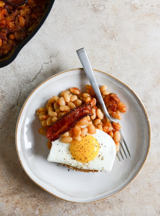 Skillet Baked White Beans. (on toast!) I howsweeteats.com
