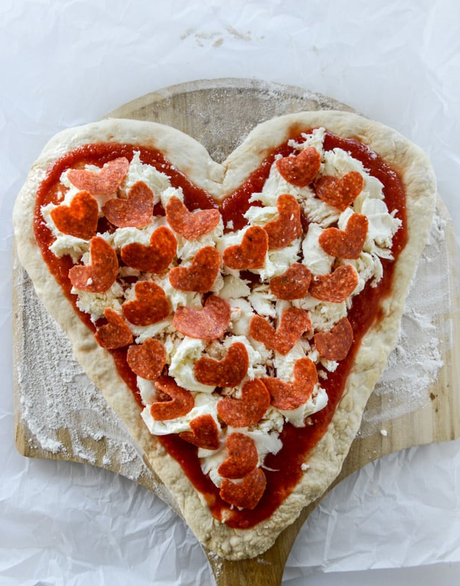 how to make a heart shaped pepperoni pizza I howsweeteats.com