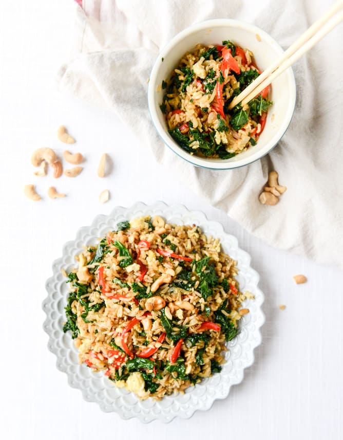 garlic kale and cashew fried rice I howsweeteats.com