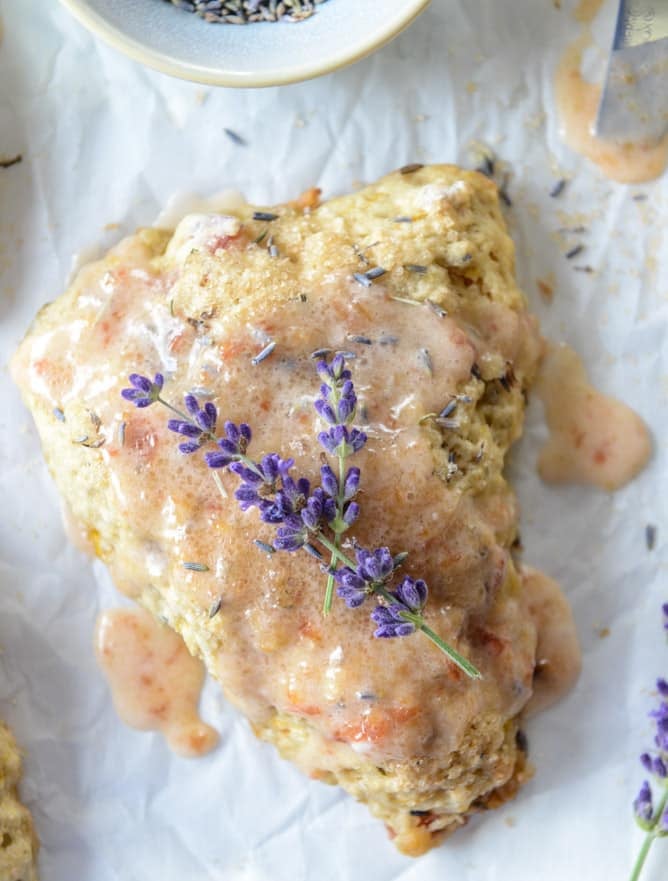 caramelized peach and lavender scones I howsweeteats.com