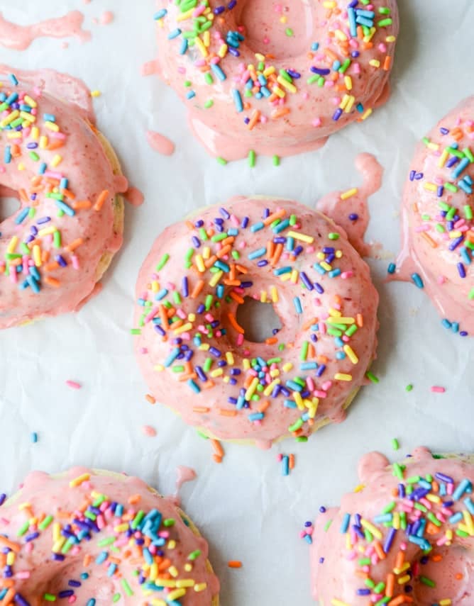 strawberry buttermilk sprinkle donuts I howsweeteats.com