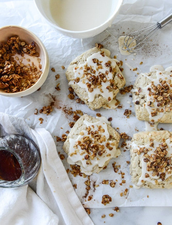 oatmeal crunch scones with maple glaze I howsweeteats.com