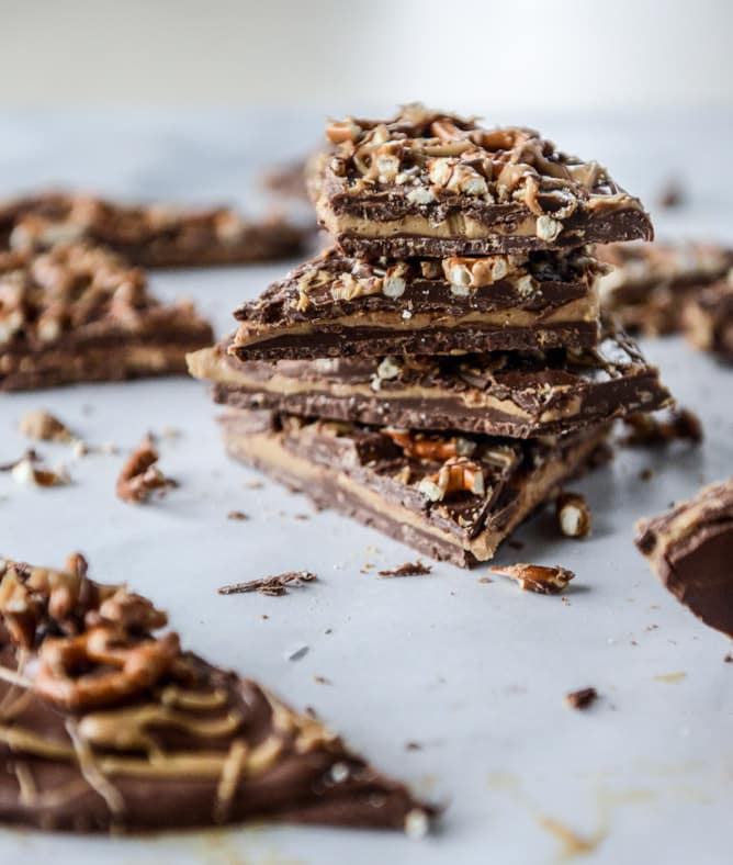 pretzel peanut butter stuffed chocolate bark I howsweeteats.com