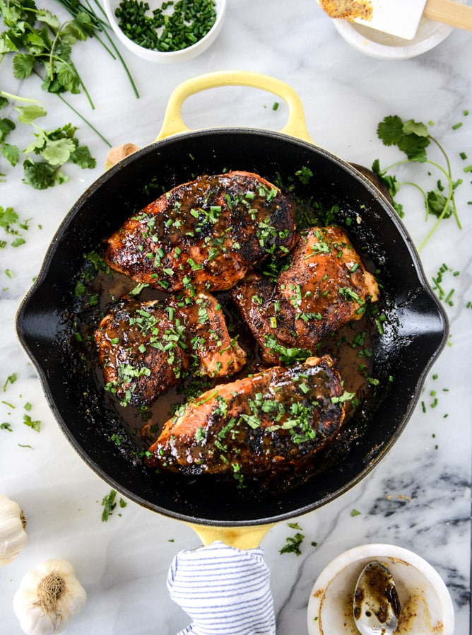 easy honey dijon skillet chicken I howsweeteats.com