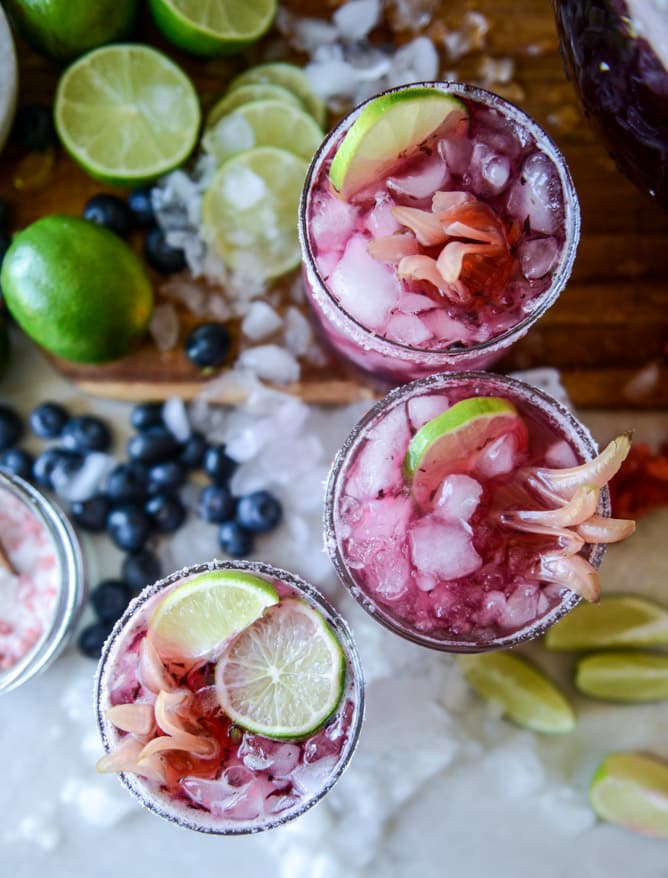 blueberry hibiscus margarita punch I howsweeteats.com