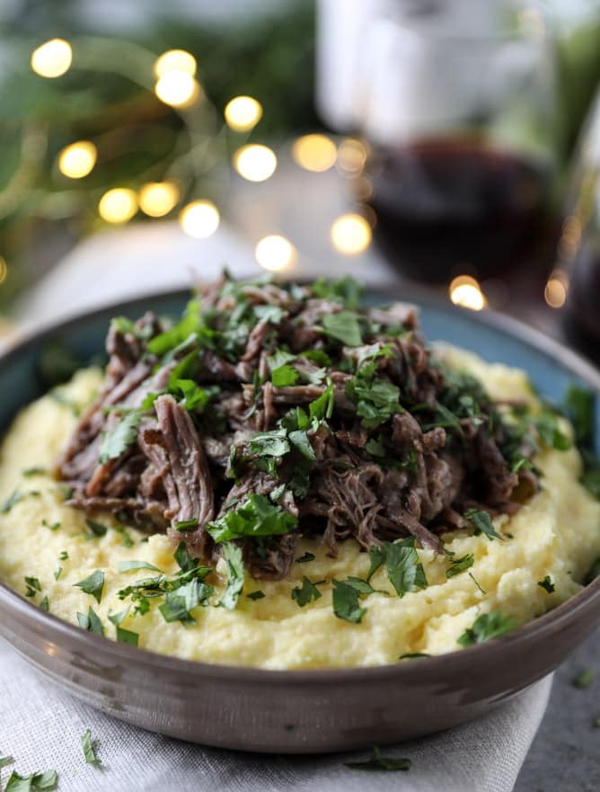 slow cooker cabernet beef short ribs with mascarpone polenta I howsweeteats.com 
