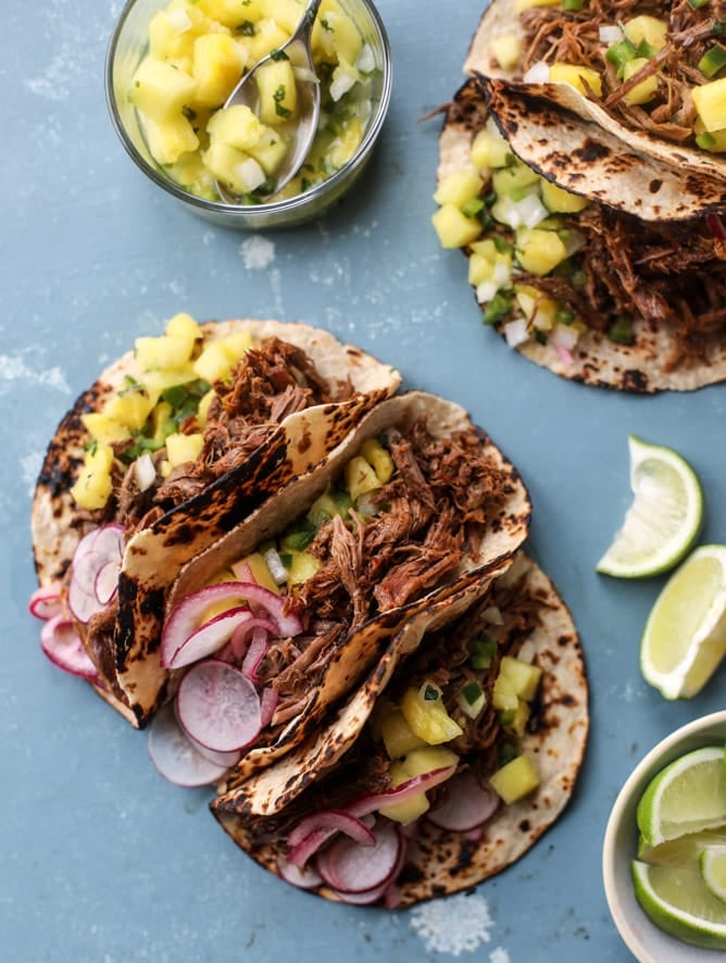 slow cooker barbacoa beef tacos I howsweeteats.com 